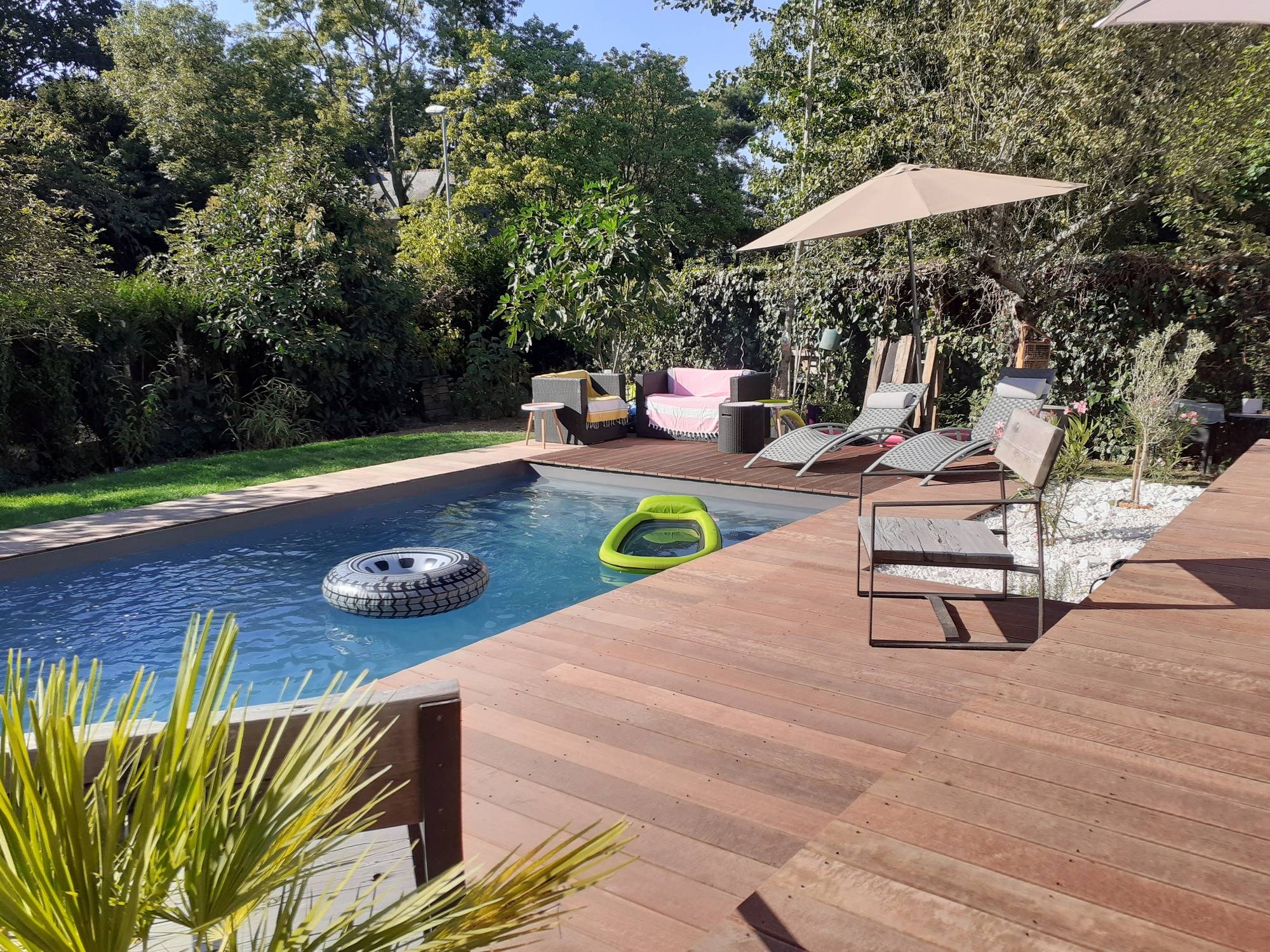 Piscines Aquilio fabrique des piscines sur mesure