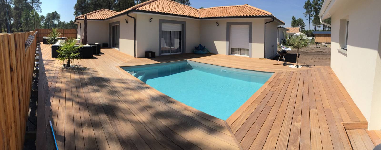 Piscine sans permis 3x3m compacte et sur mesure en acier pour maison de ville à Écully en région lyonnaise