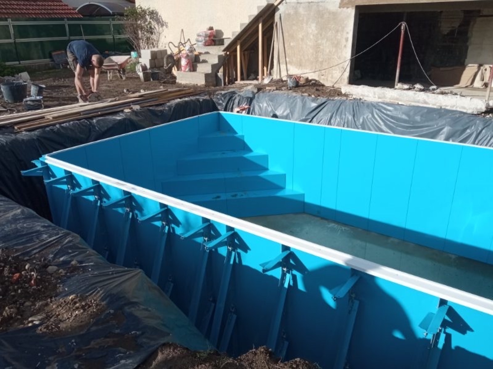 piscines aquilio en construction