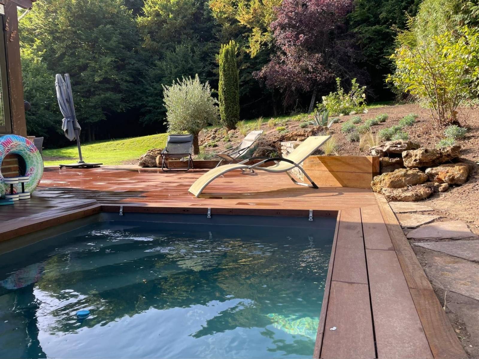 Construction de piscine sans permis 2.5x4m clé-en-main en acier 100 pour cent français avec suivi de pose agréée à Lyon près de Lyon