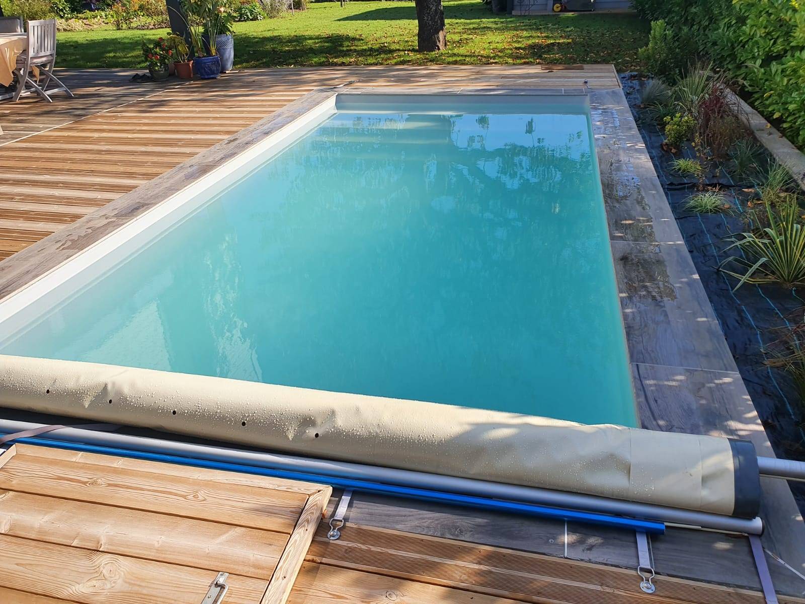 Piscine sans permis 2.5x4m prête à monter pour petit jardin urbain avec conception sur mesure à Écully en Rhône-Alpes