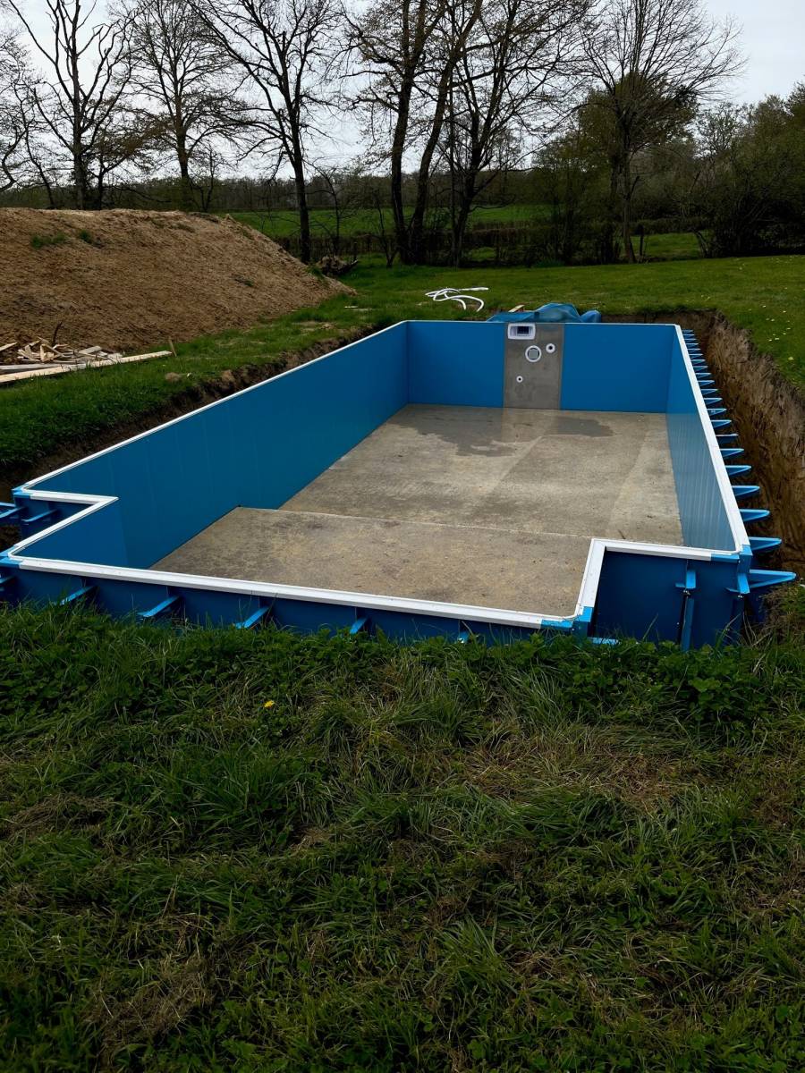 Construire soi même sa piscine avec double fond dans l'Ain