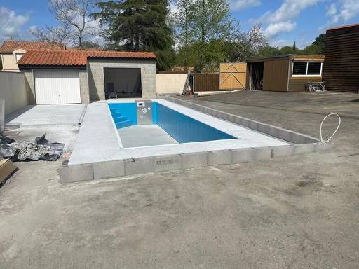Devis rapide pour un projet de piscine avec une forme particulière Tassin la Demi Lune, près de Lyon dans le Rhône
