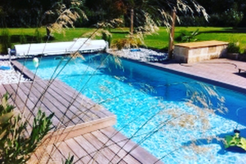 Expert Installation de piscine en acier à Lyon et ses alentours pour une oasis de jardin parfaite