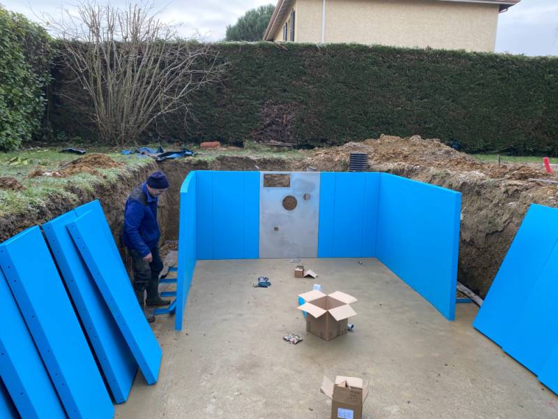 Montage piscine Aquinox par piscine Aquilio dans l'Ain à Savigneux