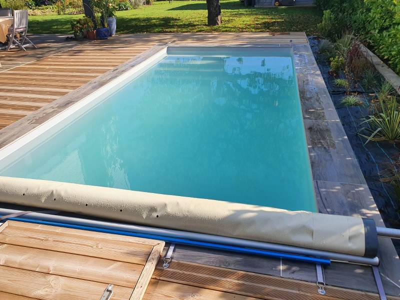 Piscine sans permis 2.5x4m prête à monter pour petit jardin urbain avec conception sur mesure à Écully en Rhône-Alpes