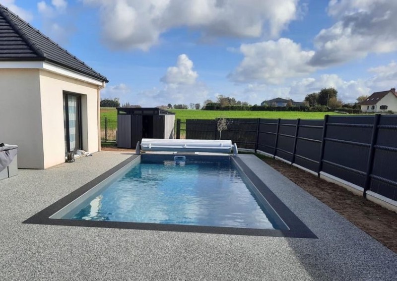 Prix d'une mini piscine à fond béton à Dardilly 69 dans l'ouest lyonnais