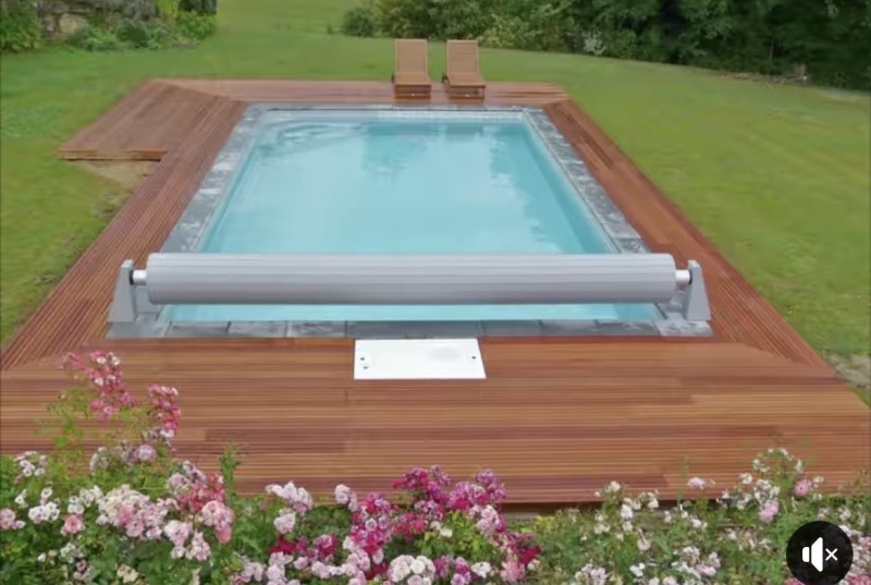 Entreprise pour construction de piscine sur-mesure design et élégante à Limas proche de Lyon dans le Rhône