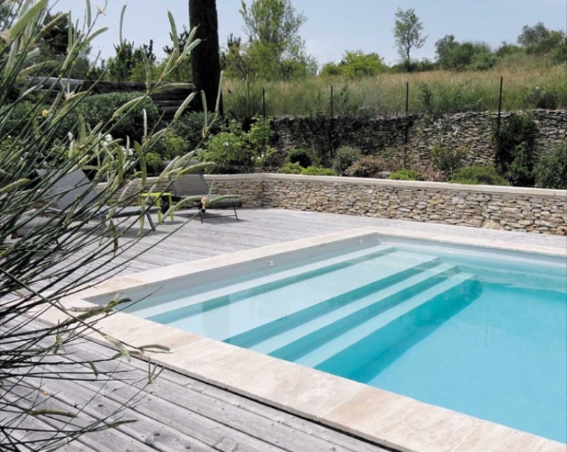 Optez pour une piscine en Acier à Lyon - Installation de qualité et service sur-mesure