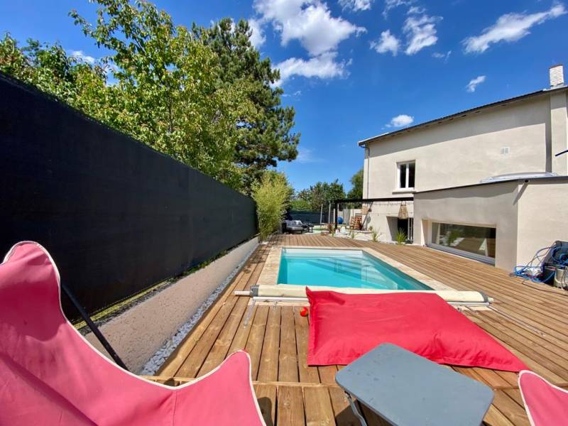 Piscine sans permis 2x5m en acier 100 pour cent français prête à plonger pour projet urbain durable à Lyon et en région lyonnaise