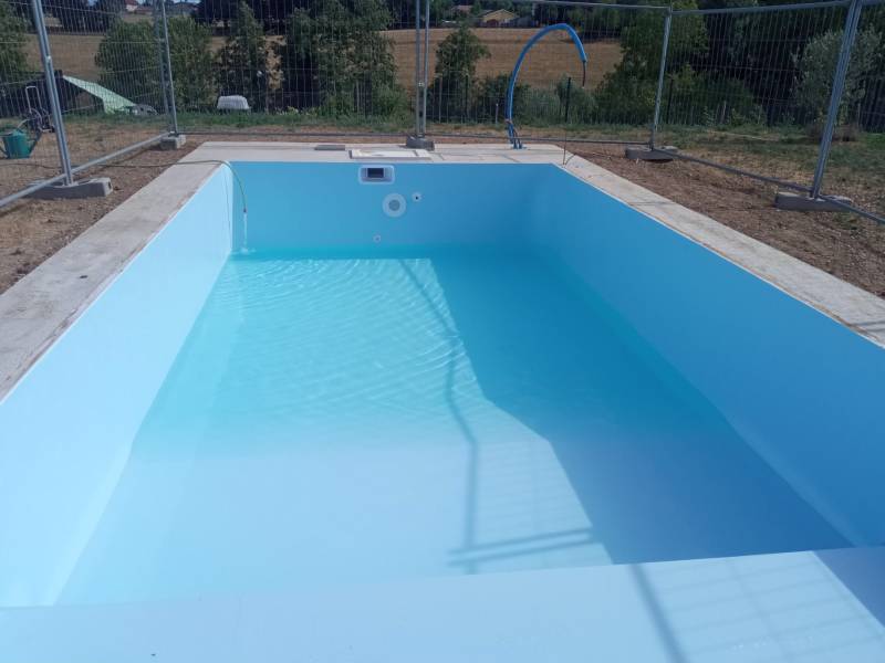 Faire poser votre liner sur une piscine neuve à Lyon dans le Rhône